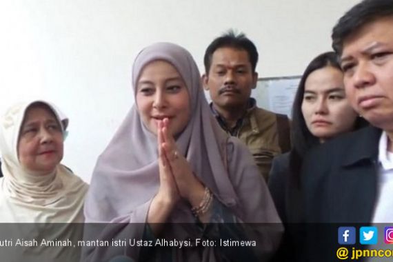 Bercerai dari Ustaz Alhabsyi, Begini Perasaan Putri Aminah - JPNN.COM