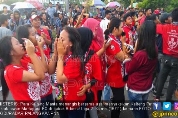 Hujan Tangis Warnai Kegagalan Kalteng Putra Lolos ke Liga 1 - JPNN.COM