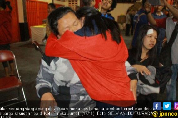 Evakuasi 344 Warga Diwarnai Tembakan dari KKB, Tegang! - JPNN.COM