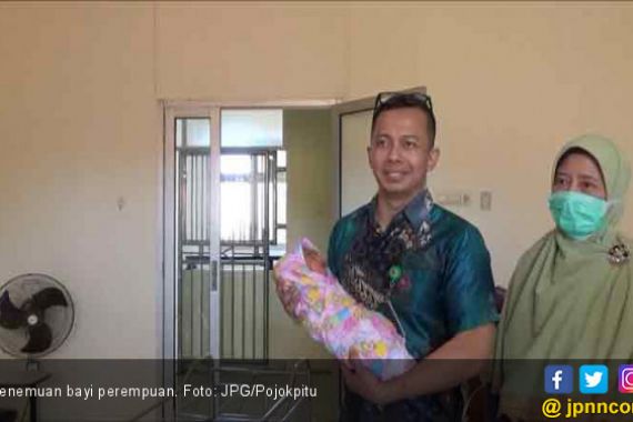 Teganya Buang Bayi di Toilet SPBU - JPNN.COM