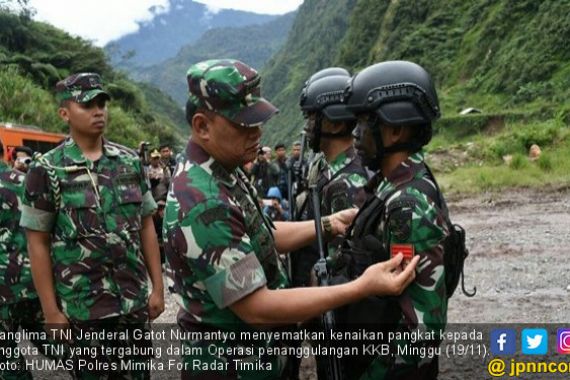 5 Perwira TNI Tolak Kenaikan Pangkat, Jenderal Gatot Terharu - JPNN.COM