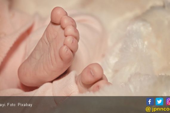 Ibu Telantarkan Bayi Baru Lahir di Mihrab Masjid - JPNN.COM