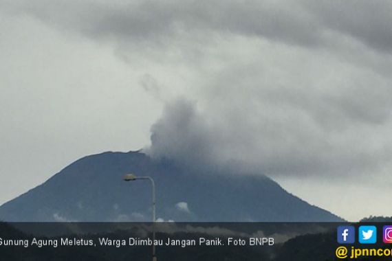  Gunung Agung Meletus, Warga Diimbau Jangan Panik - JPNN.COM