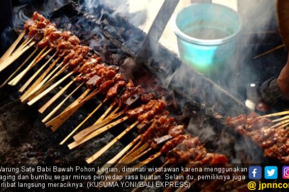 Nikmatnya Menyantap Sate Babi Bawah Pohon di Pulau Dewata - JPNN.COM