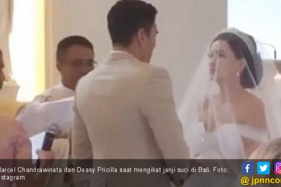 Air Mata Warnai Pernikahan Marcel Chandrawinata dan Deasy - JPNN.COM