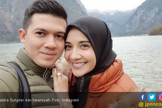 8 Tahun Menikah, Irwansyah Ditagih Mertua Cucu - JPNN.COM