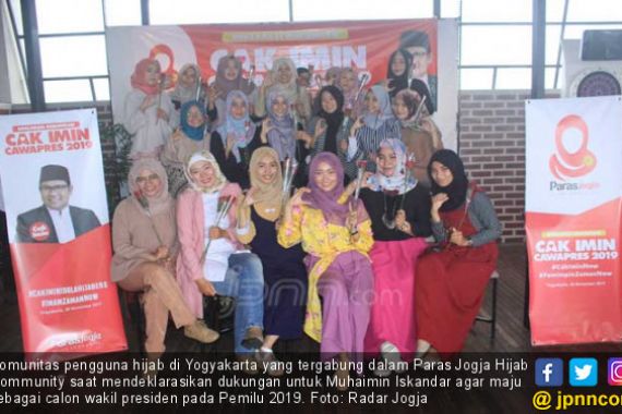 Komunitas Hijab Jogja Dukung Cak Imin Jadi Cawapres 2019 - JPNN.COM