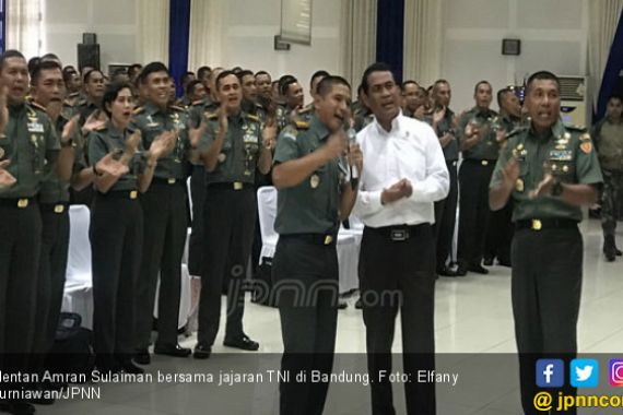 Di Depan Ratusan Prajurit TNI, Mentan Puji Moeldoko - JPNN.COM
