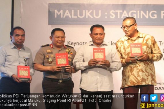 Komarudin Watubun Angkat Kejayaan Maluku lewat Buku - JPNN.COM