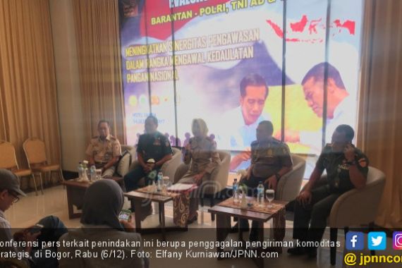Barantan Bersama Polri-TNI Sita 200 Ton Komoditas Ilegal - JPNN.COM