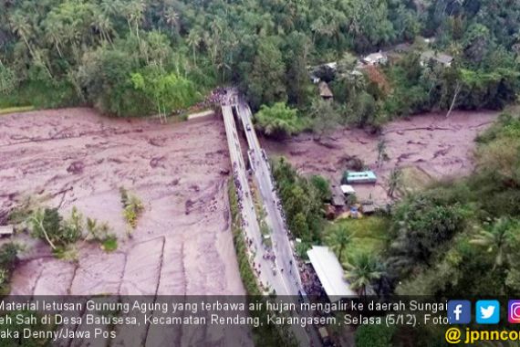 Magma Gunung Agung Bergerak ke Permukaan Kawah - JPNN.COM