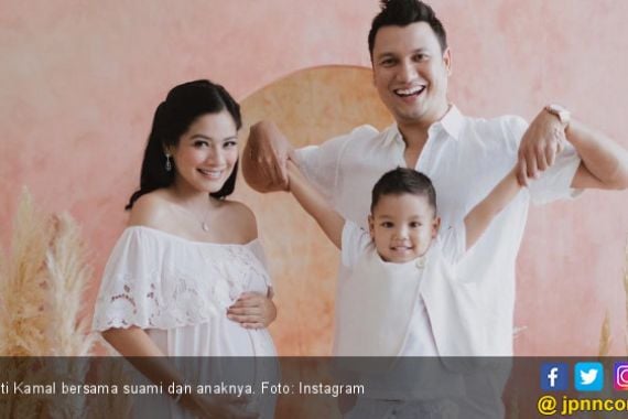 Usai Melahirkan, Titi Kamal Tak Sabar Boyong Anaknya ke Bali - JPNN.COM