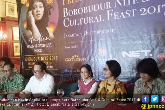 Ribuan Lampion Meriahkan Tahun Baru di Candi Borobudur - JPNN.COM