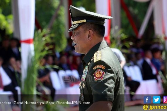 Usai Sertijab Ditanya soal Pilpres, Jenderal Gatot Tertawa - JPNN.COM