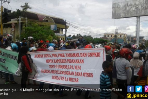 Ratusan Guru Demo Tuntut Kadispendasbud Ditangkap - JPNN.COM