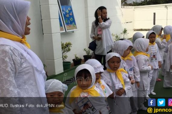 Orang Tua Jangan Lupa Mendidik Anak-anak PAUD Selama Pandemi Corona - JPNN.COM