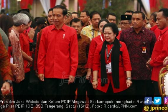 Pakar Nilai Mustahil Jokowi Ambil Alih PDIP, Ini Alasannya - JPNN.COM