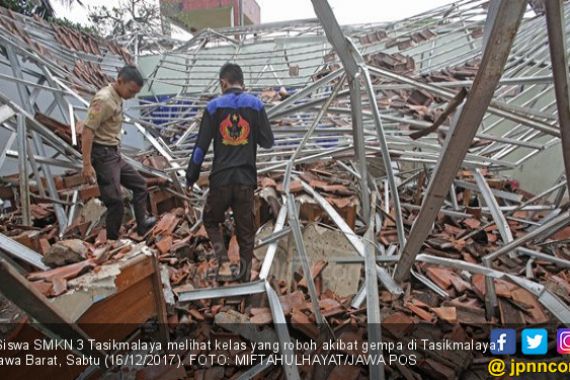 3 Gempa Waktu Berdekatan, 10 Kabupaten Terguncang - JPNN.COM