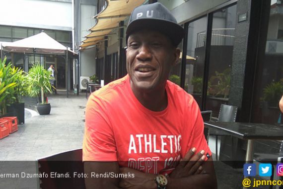 Usia 39 Tahun, Herman Dzumafo Epandi Diincar Tujuh Klub - JPNN.COM