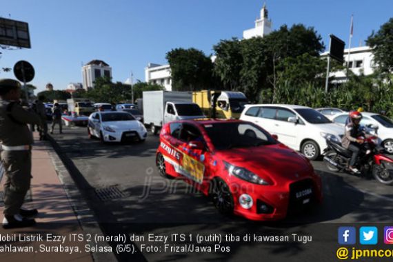 Resmikan Tol Surabaya-Mojokerto, Jokowi Jajal Mobil Listrik - JPNN.COM
