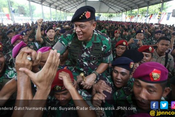 Indikasi Buruknya Komunikasi Presiden dengan Jenderal Gatot? - JPNN.COM