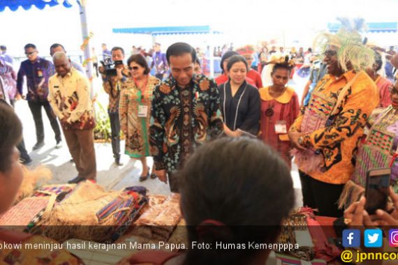 Jokowi Sampai Angkat Jempol Dengar Cerita Mama Papua - JPNN.COM