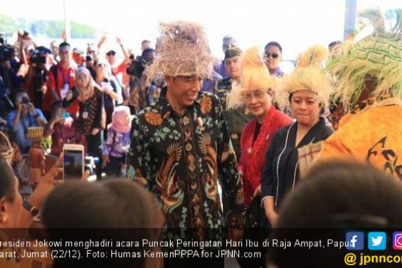 Mama-Mama Papua Sambut Presiden Jokowi Bak Raja Ampat - JPNN.COM