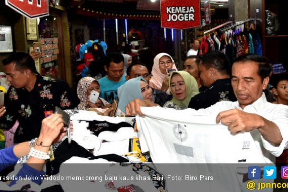 Sebelum Tinggalkan Bali, Presiden Jokowi Mampir ke Toko Baju - JPNN.COM