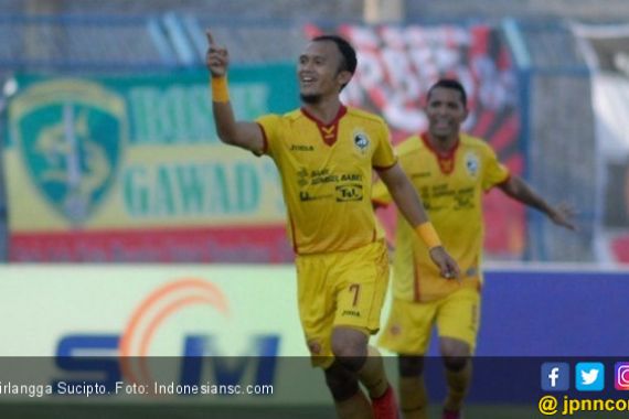 Tinggalkan Sriwijaya FC, Airlangga Gabung Persib - JPNN.COM