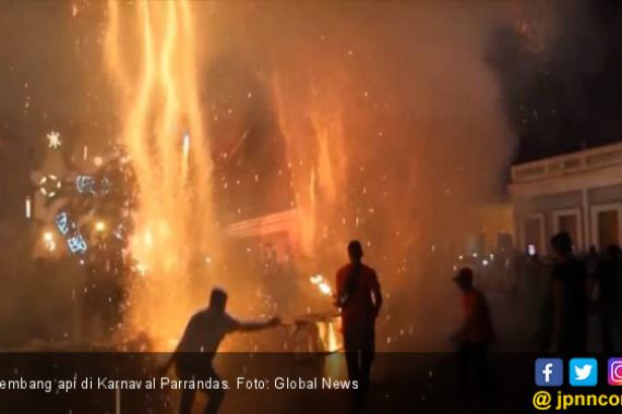 Ledakan Kembang Api Ubah Karnaval Jadi Tragedi Berdarah - JPNN.COM
