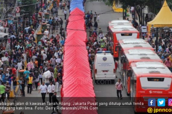 Konon, Anak Buah Haji Lulung Diprioritaskan untuk Tenda PKL - JPNN.COM