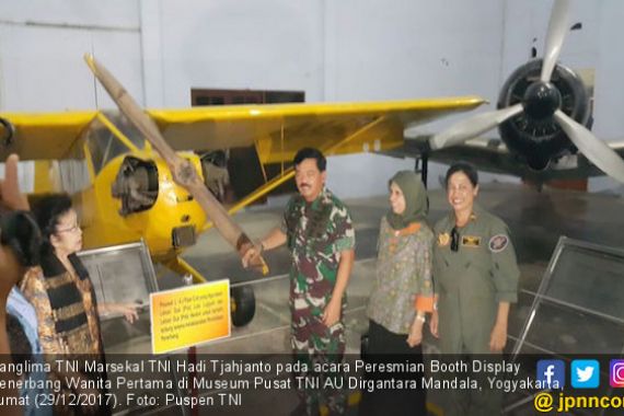 TNI AU Sukses Melahirkan Empat Generasi Penerbang Wanita - JPNN.COM