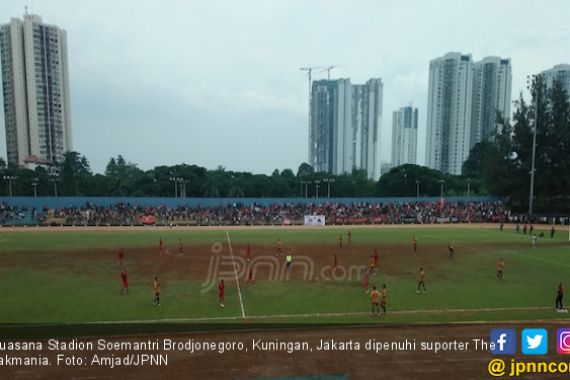 Petugas Keamanan Stadion Pasrah Menghadapi The Jakmania - JPNN.COM