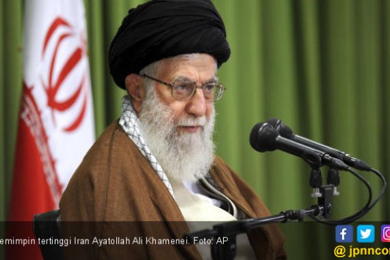 Stasiun TV Pemerintah Iran Diserang, Ayatollah Khamenei Dikelilingi Api - JPNN.COM