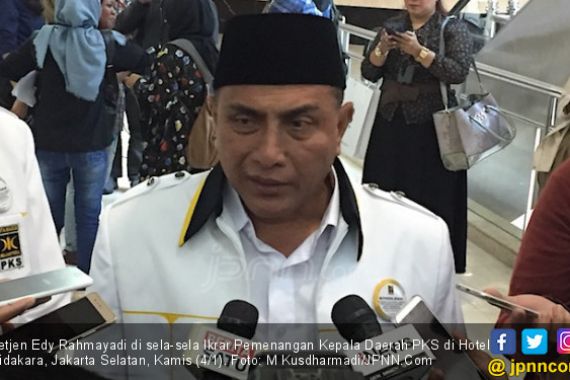 Pangkostrad Pakai Baju PKS, Ini Kata Mabes TNI - JPNN.COM