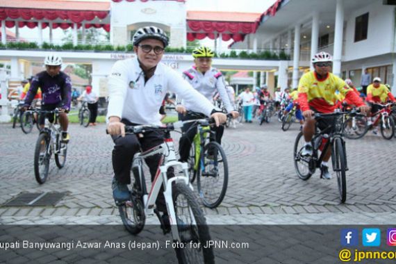 Usai Salat Subuh, Azwar Anas Tulis Surat Pengembalian Mandat - JPNN.COM