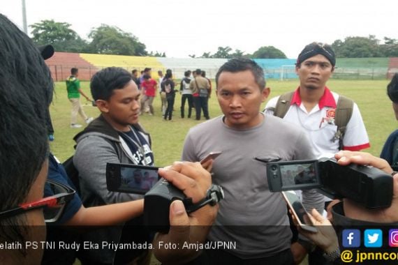 Pelatih PS TNI Kecewa dengan Performa Pemain Asing - JPNN.COM