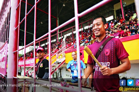 Hamka Hamzah Resmi Berseragam Sriwijaya FC - JPNN.COM