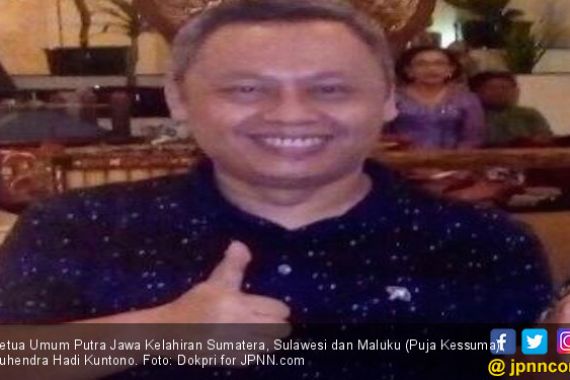 Pujakessuma Membagikan Ratusan Sertifikat yang Ditahan Oknum - JPNN.COM