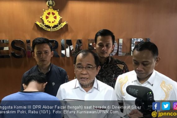 Anggota DPR Akbar Faizal Temui Tersangka Pemfitnahnya - JPNN.COM