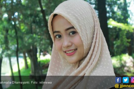 Modal Rp 500 Ribu, Si Cantik Ini Kuliah sambil Bisnis - JPNN.COM