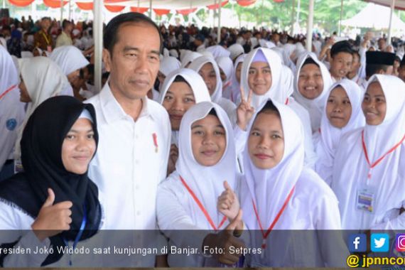 Pak Jokowi Janji Naikkan Dana Bantuan PKH pada 2019 - JPNN.COM