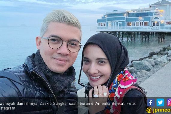 So Sweet, Zaskia & Irwansyah Rayakan Ultah Pernikahan di AS - JPNN.COM