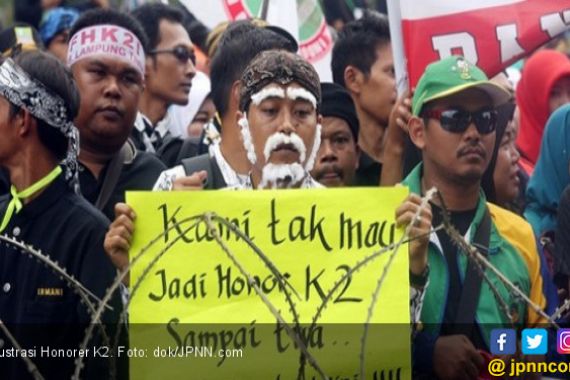 Demi Status PNS, Honorer K2 Sempat Menangis di Depan Jokowi - JPNN.COM