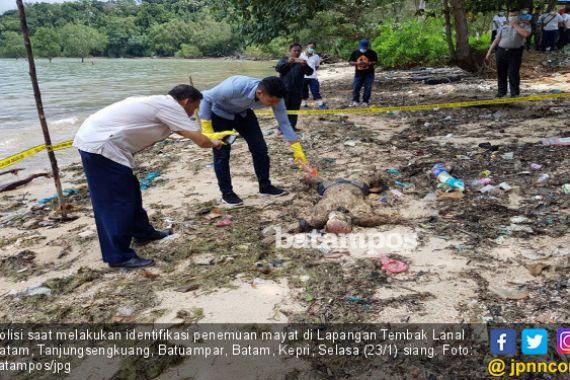 Mayat Pria Membusuk Ditemukan di Bibir Pantai - JPNN.COM