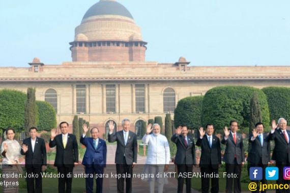 Jokowi Bicara Kerja Sama Maritim di KTT ASEAN-India - JPNN.COM
