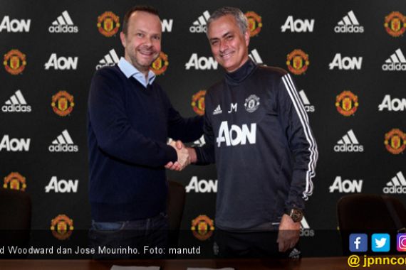 Kontrak Baru! MU Ikat Jose Mourinho Sampai 2020, Bisa Lebih - JPNN.COM