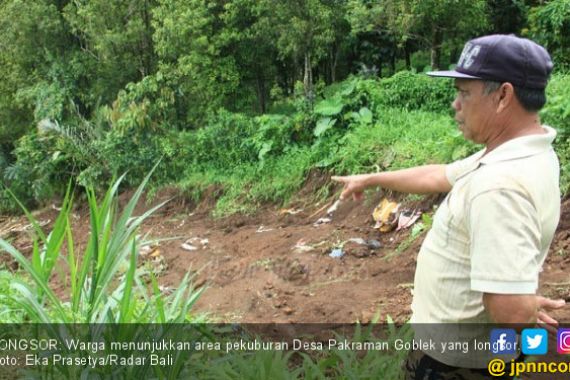 Hiii... Longsor Landa Kuburan, Banyak Mayat Kelihatan - JPNN.COM