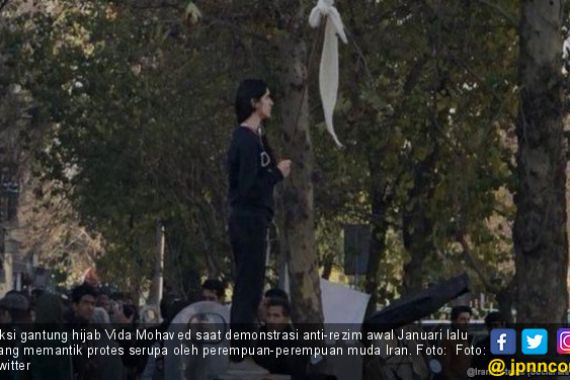 Viral! Kaum Hawa Iran Bikin Aksi Gantung Hijab di Depan Umum - JPNN.COM