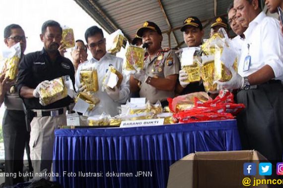 Polisi Gagalkan Pengiriman 2 kg Sabu-Sabu ke Jakarta - JPNN.COM